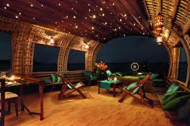 Deluxe HouseBoat